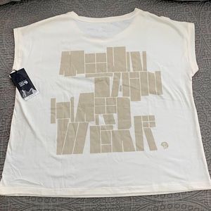 NWT mountain hardwear size M